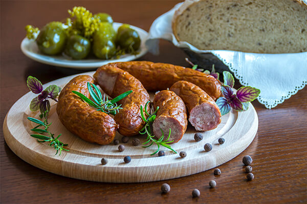 a plate of sausages